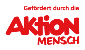 Rotes Logo mit Text „Gefördert durch die Aktion Mensch“ in fetter Schrift.